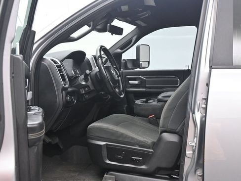 Used 2021 RAM 3500 Big Horn w/ Night Edition AWD/4WD image 8