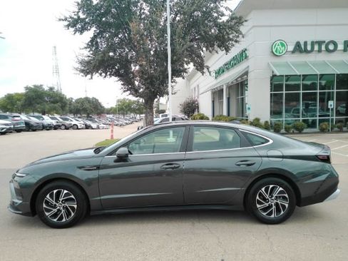 Used 2026 Hyundai Sonata Blue FWD image 10