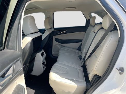 Used 2024 Ford Edge Titanium image 24