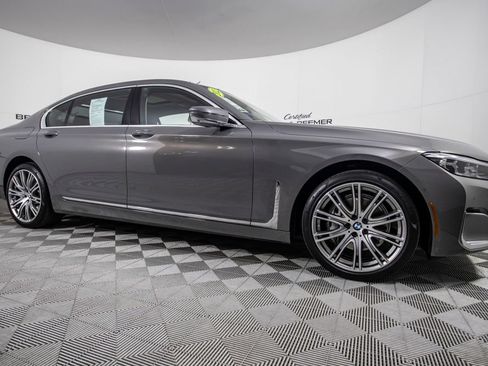 Used 2022 BMW 740i RWD image 2