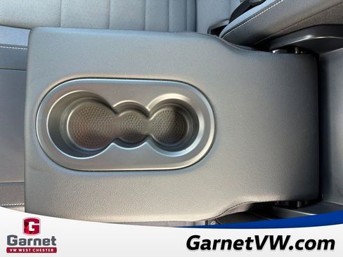 Used 2025 Volkswagen Jetta SE image 40