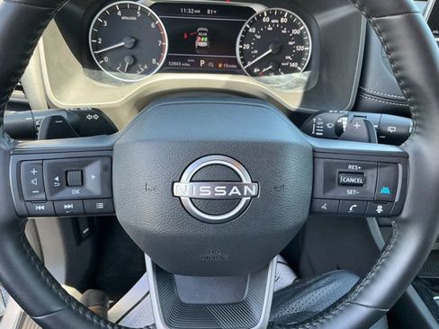 Used 2025 Nissan Rogue SV AWD/4WD image 28