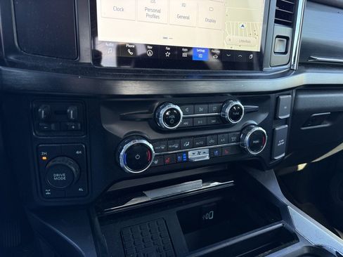 Used 2023 Ford F250 Lariat w/ Black Appearance Package image 18