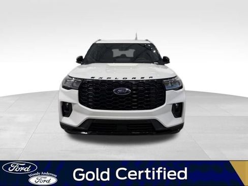 Certified 2025 Ford Explorer ST-Line w/ Premium Package AWD/4WD image 4