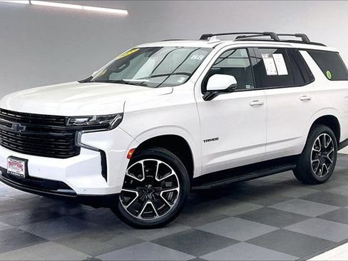 Used 2022 Chevrolet Tahoe RST w/ Luxury Package AWD/4WD image 12
