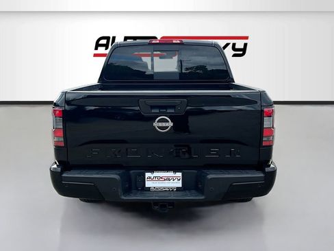 Used 2025 Nissan Frontier SV w/ SV Convenience Package RWD image 6