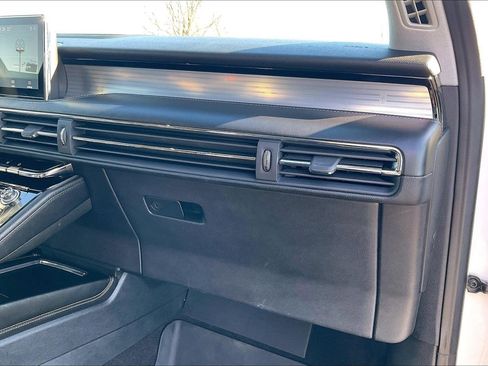 Used 2021 Lincoln Corsair FWD image 15