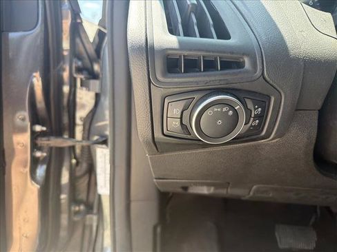 Used 2018 Ford Focus SEL FWD image 11