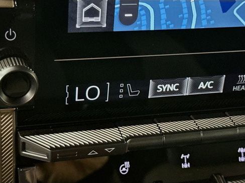 Used 2025 GMC Hummer EV 2X w/ Extreme Off-Road Package image 24