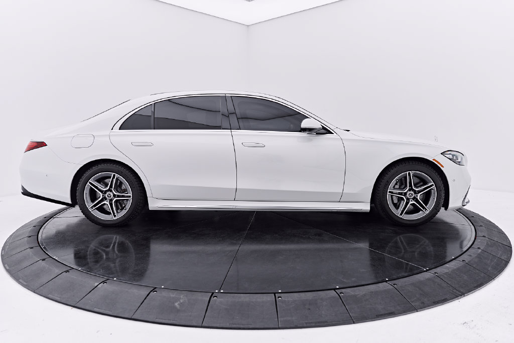 Used 2024 Mercedes-Benz S 580 4MATIC Sedan w/ AMG Line image 12