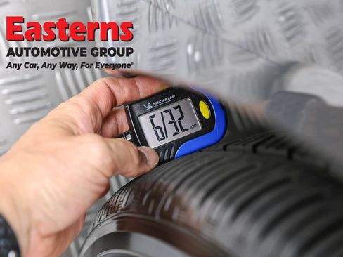 Used 2026 Nissan Sentra SR w/ Floor Mat Package FWD image 27