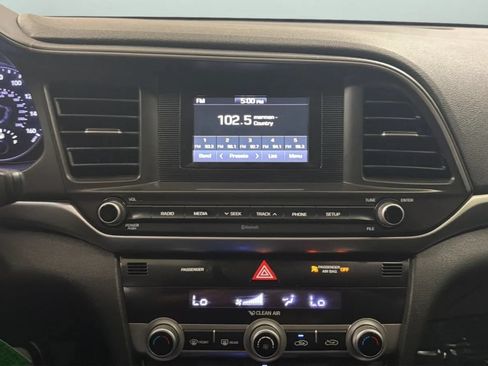 Used 2020 Hyundai Elantra SE w/ Cargo Package (C1) FWD image 13