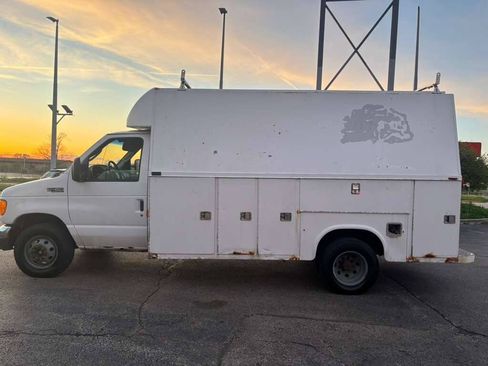 Used 2005 Ford E-450 and Econoline 450 RWD image 5