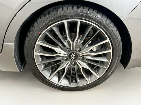 Used 2018 Hyundai Elantra Sport FWD image 11