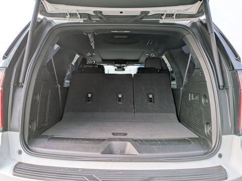 Used 2023 Chevrolet Tahoe LT w/ Luxury Package RWD image 7