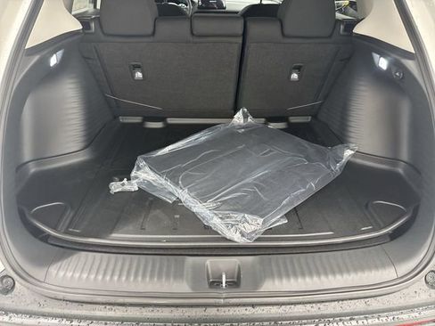 New 2026 Honda HR-V LX image 32