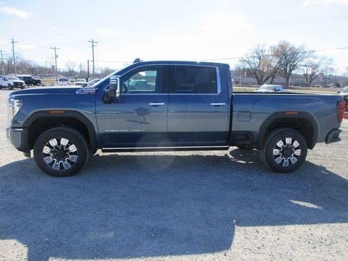 New 2026 GMC Sierra 2500 Denali w/ Denali Reserve Package AWD/4WD image 10