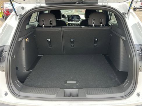 Used 2025 Chevrolet Trax RS w/ Driver Confidence Package image 23