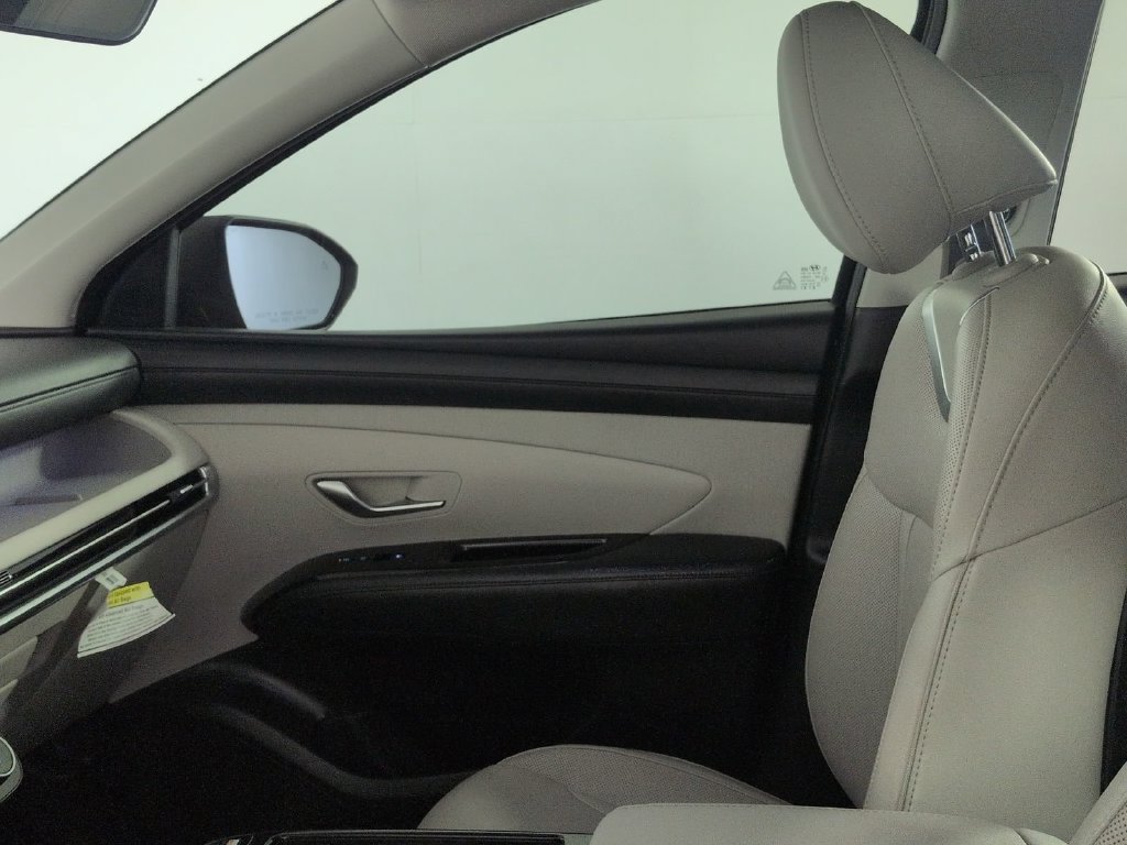Used 2025 Hyundai Tucson Limited AWD/4WD image 28