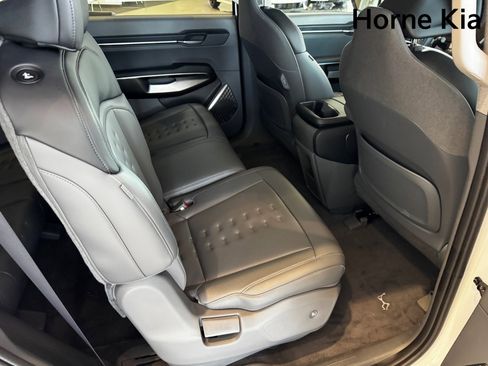 New 2026 Kia EV9 Wind image 18