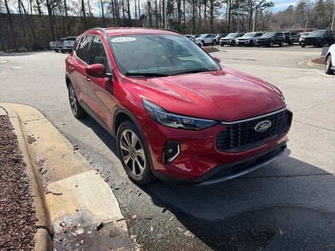 Used 2023 Ford Escape Platinum image 8