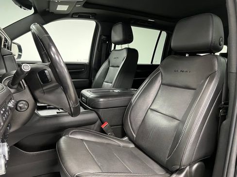Used 2022 GMC Yukon XL Denali w/ Advanced Technology Package AWD/4WD image 20
