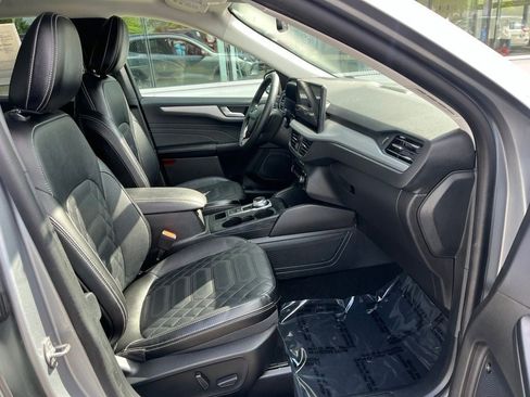 Used 2023 Ford Escape Platinum w/ Premium Technology Package AWD/4WD image 21