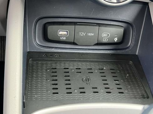 Certified 2023 Hyundai Venue Limited image 27