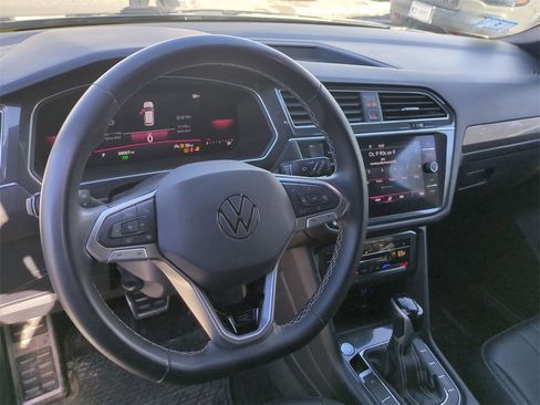 Used 2023 Volkswagen Tiguan SE R-Line image 15
