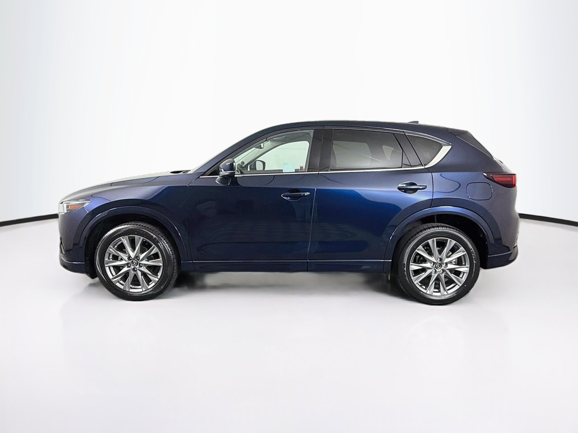 Used 2025 MAZDA CX-5 AWD 2.5 S w/ Premium Plus Pkg image 4