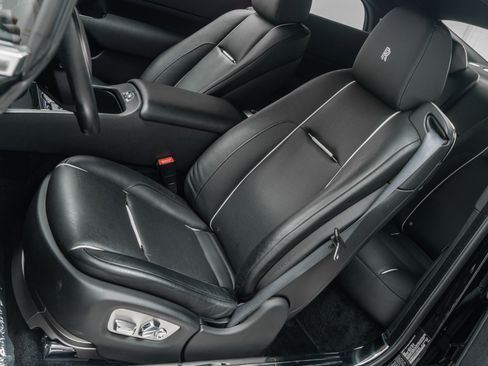 Used 2015 Rolls-Royce Wraith image 23