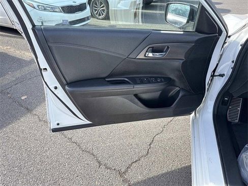 Used 2017 Honda Accord Sport image 13