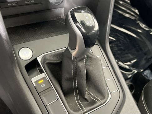 Used 2022 Volkswagen Taos SE image 17