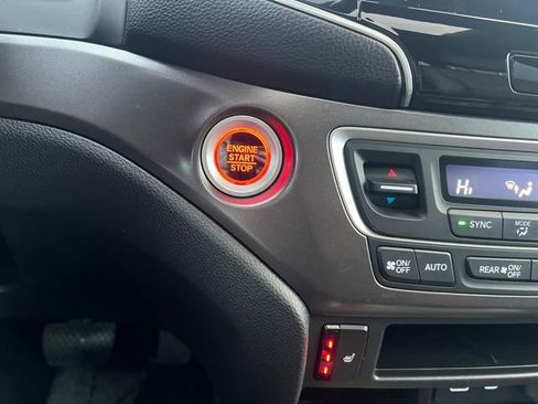 Used 2025 Honda Passport EX-L image 22