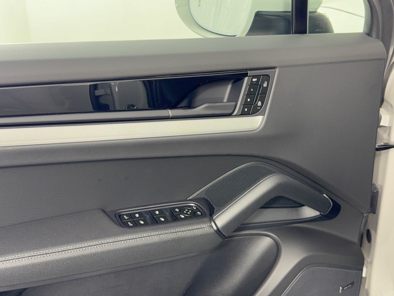 Certified 2026 Porsche Cayenne S AWD/4WD image 15