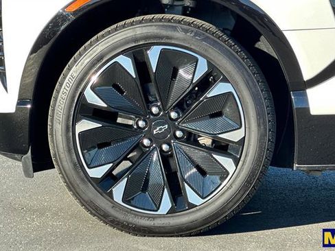 Certified 2024 Chevrolet Blazer EV RS image 36