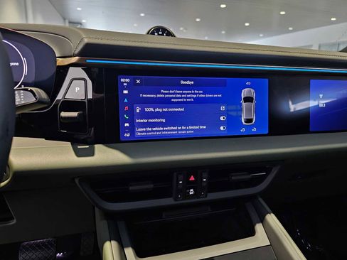 New 2025 Porsche Macan Electric image 26