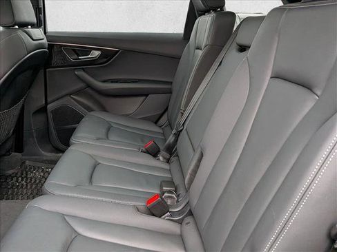 Used 2025 Audi Q7 2.0T Premium w/ Convenience Plus Package image 13