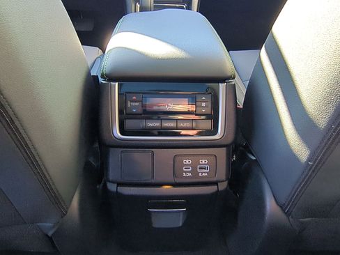 Used 2023 Subaru Ascent Onyx Edition image 30