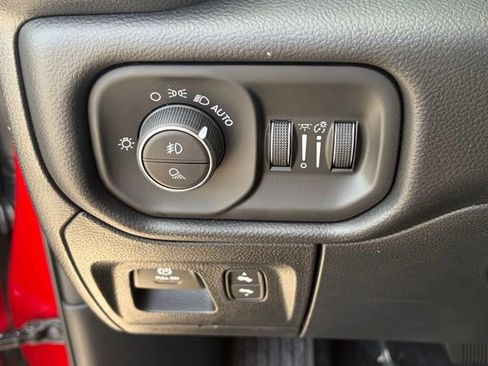 New 2026 RAM 1500 4x4 Crew Cab image 26