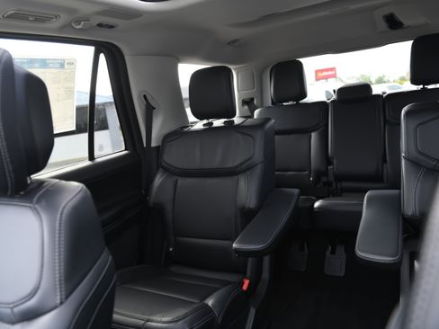 New 2026 Ford Expedition Platinum w/ Driver's Package AWD/4WD image 28