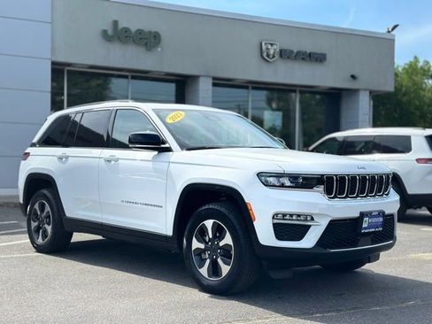 Used 2023 Jeep Grand Cherokee 4WD 4xe image 9