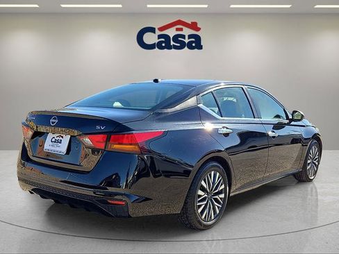 Used 2024 Nissan Altima 2.5 SV image 3