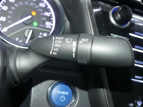 Used 2020 Toyota Camry SE w/ Sunroof Package image 35