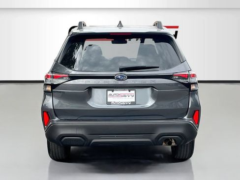 Used 2025 Subaru Forester Premium AWD/4WD image 6