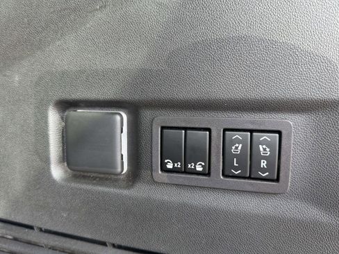Certified 2024 Chevrolet Suburban High Country AWD/4WD image 7
