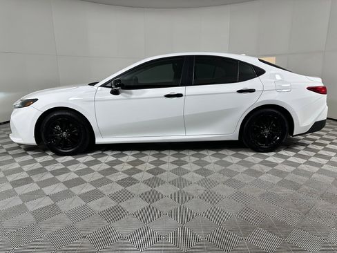 Used 2025 Toyota Camry LE image 2