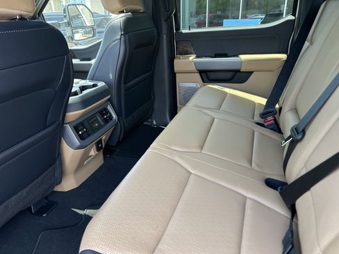 New 2025 Ford F250 Lariat w/ Lariat Ultimate Package image 18