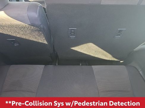 Used 2024 Toyota Highlander LE image 14