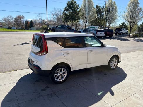 Used 2021 Kia Soul S image 25